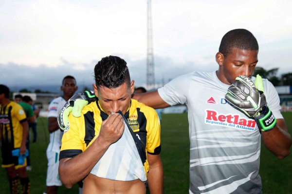 VIDEO: 'Sea hombre', le gritaban a Bryan Acosta en medio de su llanto