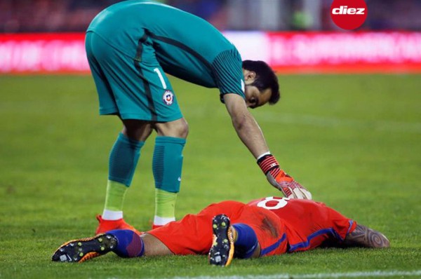 Esposa de Claudio Bravo: ''Algunos llegaban borrachos a los entrenos''