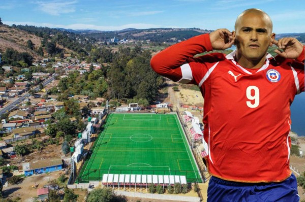 ¡De su bolsillo! 'Chupete' Suazo construyó un estadio para la comunidad de San Antonio