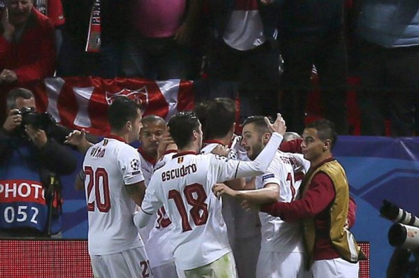Sevilla cumple pero deja con vida a Leicester en Champions League