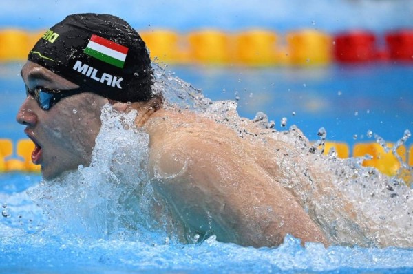 Kristof Milak destrozó el récord olímpico de Michael Phelps y logra su primera medalla de oro