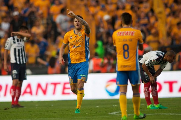 Tigres golea al Monterrey y pone un pie en semifinales de la Liga MX