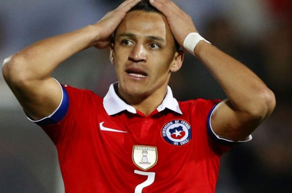 Alexis Sánchez es multado por conducir a exceso de velocidad