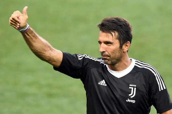Buffon: ''Me gustaría volver al Celtic Park una vez más''