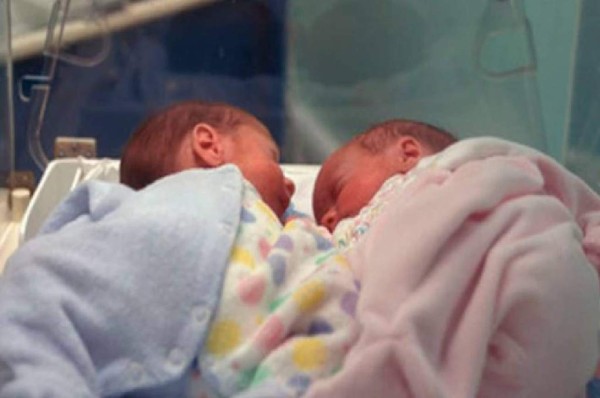 Tuvieron gemelos y los bautizaron con el nombre de la pandemia: 'Covid' y 'Corona'