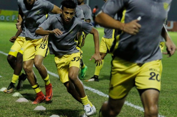 Mercado catracho: Legionario cambia de equipo y goleador de la Liga interesa en Asia