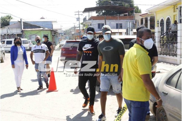 Romell Quioto lleva alegría y muchos regalos a niños afectados por huracanes en La Lima