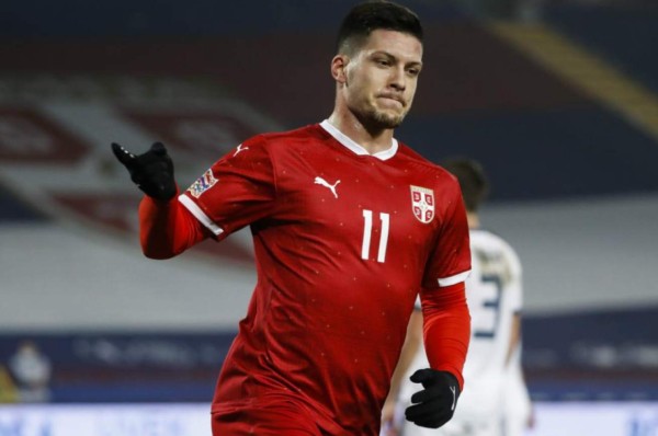 ¡Otra vez y en su mejor momento! Jovic tiene mala suerte y vuelve a dar positivo al COVID-19