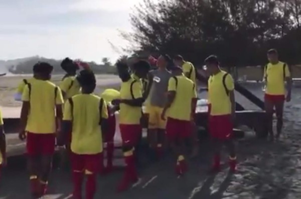 ¡Troleados y relajados! Así es la pretemporada de Real España en Tela