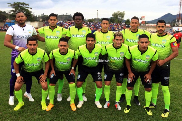 Real de Minas y tres clubes de Segunda División con problemas de licenciamiento