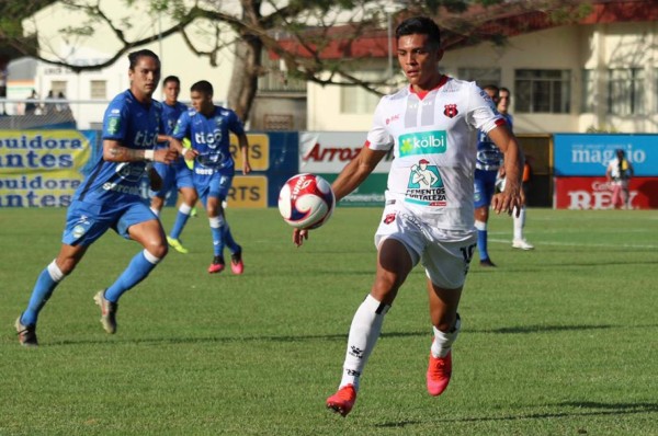 Sin Alex López, Liga Alajuelense empata de visita ante Jicaral y se mantiene líder en Costa Rica