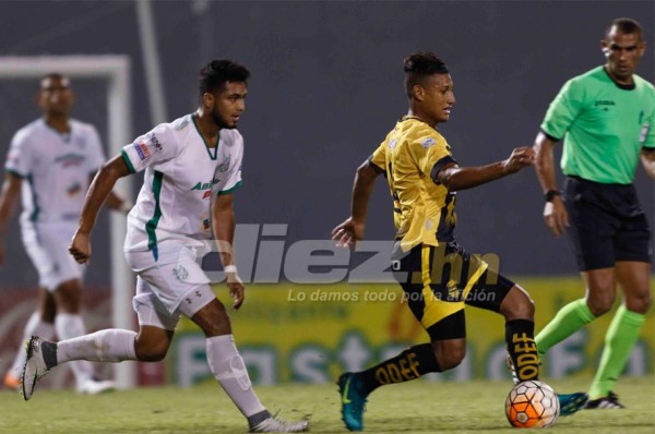 ¡INCREÍBLE! Óscar Moncada otra vez en polémica por anular gol a Real España