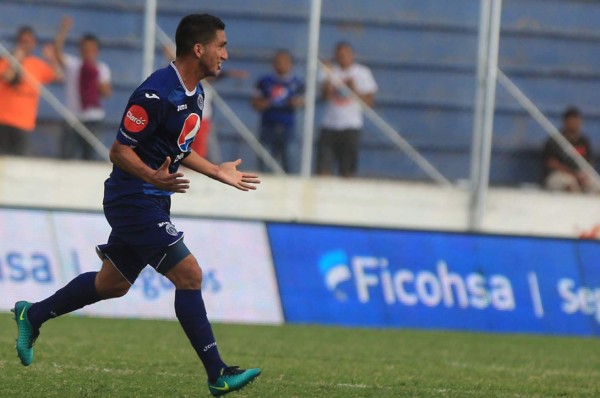 ¡Qué joya! Irvin Reyna marca un tremendo golazo ante Marathón