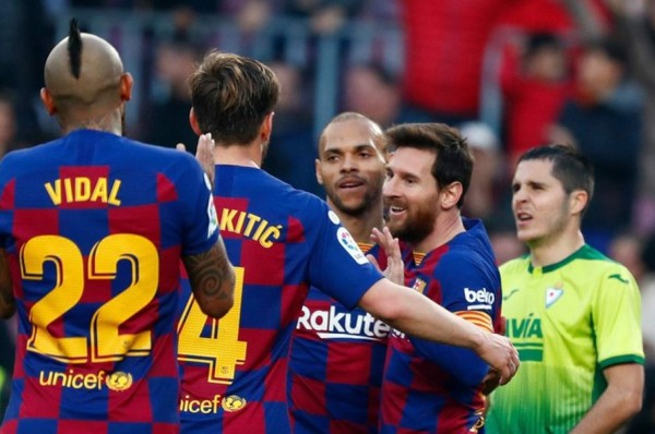 Messi anuncia que los futbolistas del Barça se bajan el sueldo un 70% por el coronavirus