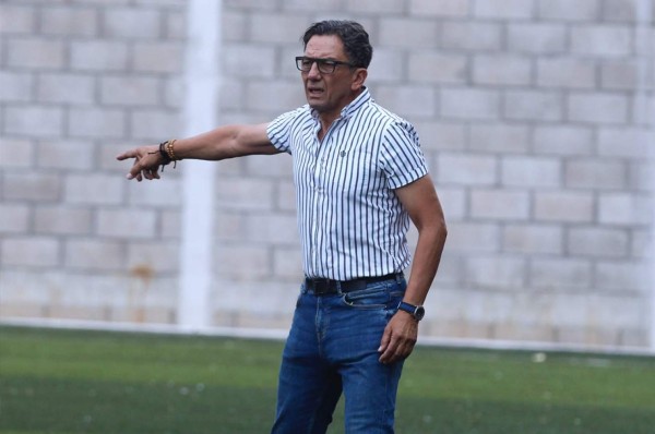 Salomón Nazar: 'Allá vamos a ir a atacar, no nos vamos a meter atrás'