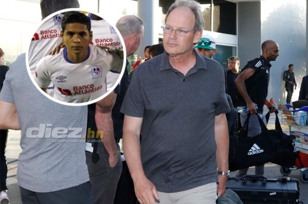 Brian Schmetzer, técnico de Seattle Sounders, se rinde a Carlitos Pineda de Olimpia