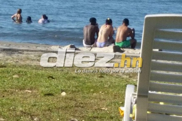Alberth Elis e Isabel Zambrano, juntos en las playas de Puerto Cortés