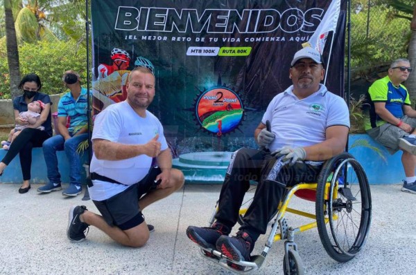Conmovedora historia y fiesta garifuna incluida: Así se vivió la quinta edición del evento de ciclismo Roatán Point 2 Point