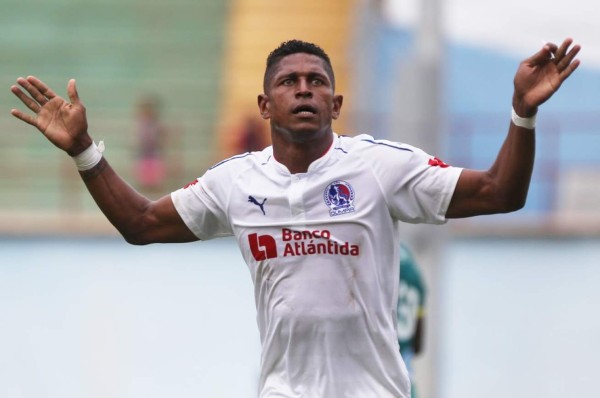 Carlo Costly es duda para la ida de repechaje contra UPNFM
