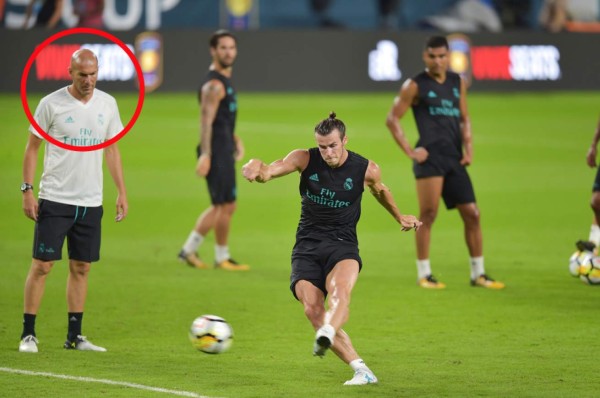 ¡CURIOSO! Zinedine Zidane le tiraba 'piedras' a jugadores de Real Madrid