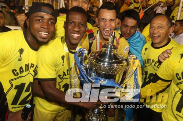 ¡Salud, campeones! Así celebró la Copa 12 el Real España en el Nacional