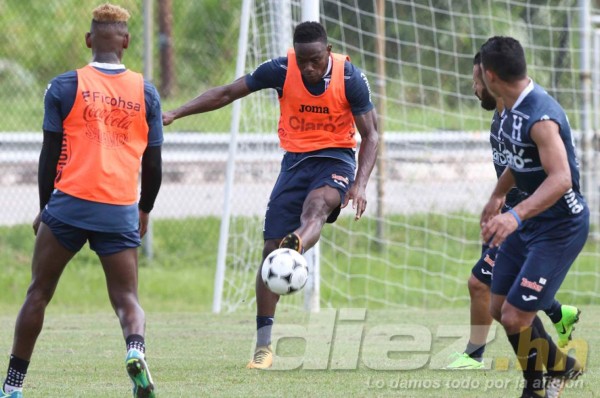 Honduras enfrentará a Trinidad y Tobago con ocho jugadores en capilla