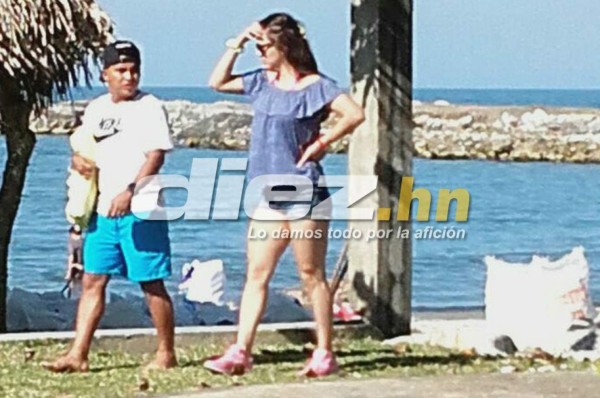 Alberth Elis e Isabel Zambrano, juntos en las playas de Puerto Cortés