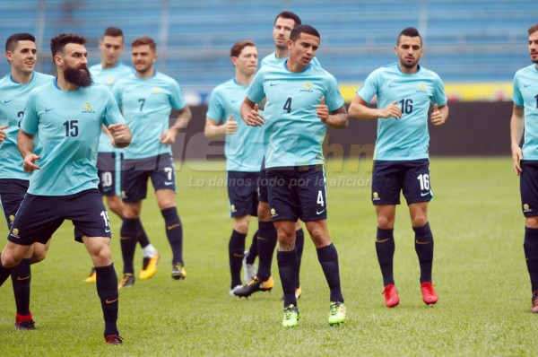 Australia afinó sus últimos detalles en la cancha del estadio Olímpico