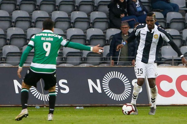 Brayan Róchez fue titular en la derrota del Nacional ante el Sporting en Portugal