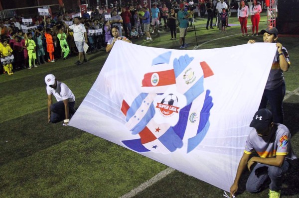 Ambientazo y mucha belleza: Claro inaugura uno de los torneos más esperados en Honduras