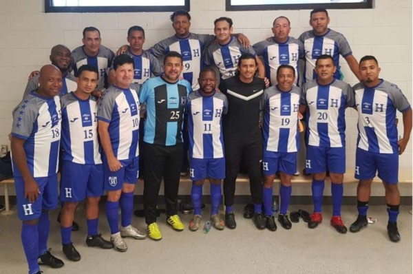 Con exhibición de Carlos Pavón, Leyendas de Honduras vapulearon en amistoso ante miles de catrachos