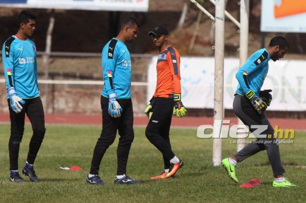 Donis Escober deberá alternar en la portería del Olimpia