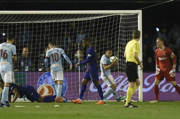 Barcelona empata ante el Celta con suplentes y con un hombre menos