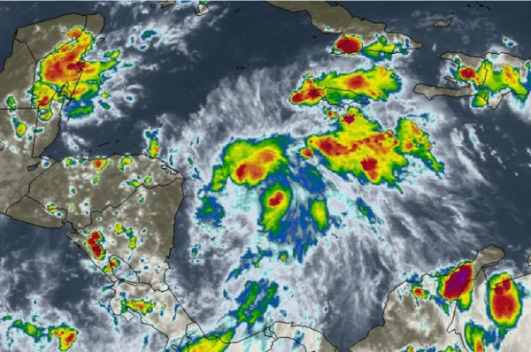 Harvey ingresa este domingo a territorio de Honduras