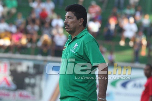 OFICIAL: Carlos Martínez deja de ser el entrenador del Platense