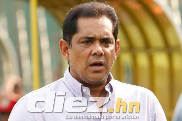 Rolin Peña: ''Hay que estar como coyotes con el arbitraje ante Motagua''