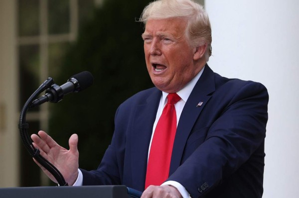 Donald Trump amenaza con 'regular' o incluso 'cerrar' las redes sociales