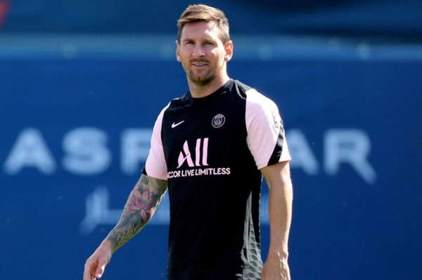 ''Jugué con Cristiano, Ibrahimovic, Neymar, Rooney, Bale, Mbappé, pero Messi es de otro mundo''