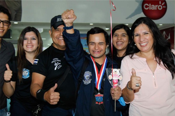 Guillermo Erazo le regala medalla histórica a Honduras en taekwondo