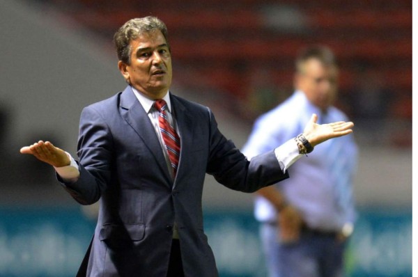 ¿Por qué a Jorge Luis Pinto le preocupa tanto el arbitraje?