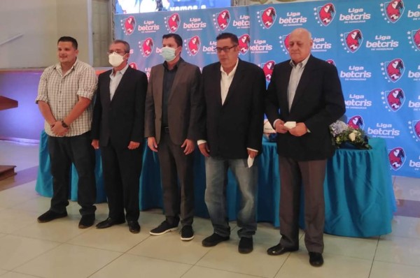 La Liga Nacional presentó a su patrocinador oro y ahora pasa a llamarse Liga Betcris de Honduras