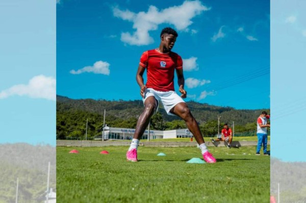 Maylor Núñez regresa antes de tiempo a los entrenamientos de Olimpia tras grave lesión