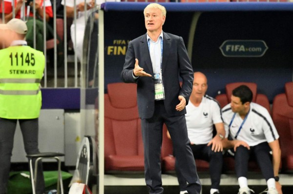 Deschamps, el tercero en la historia que gana un Mundial como jugador y técnico &nbsp;&nbsp;