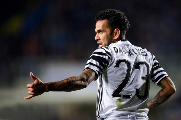 Juventus confirma que rescindirá contrato a Dani Alves