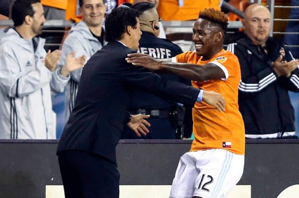 Técnico del Dynamo apostará por la velocidad de Elis y Quioto en la temporada