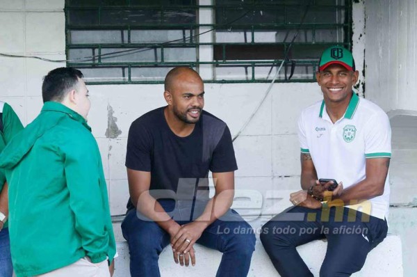 Caue Fernández y Carlo Costly comparten en el Excélsior luego de hacer las paces