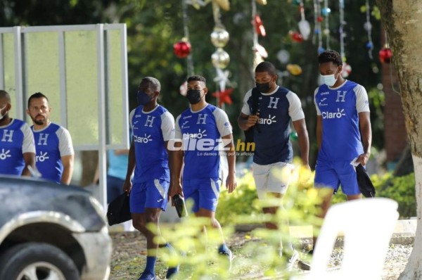 Así fue el entrenamiento de Honduras tras el desastre: Caras largas y charla del 'Bolillo' Gómez