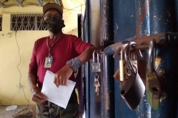 ¿Quién es Armando Romero, el ex guardia de seguridad que se tomó el Estadio Ceibeño por falta de pago?