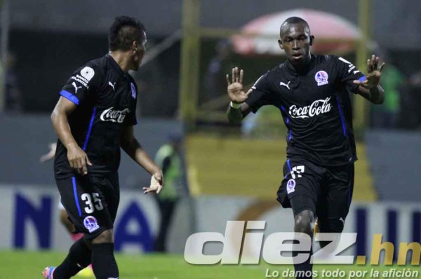 Las mejores imágenes del empate polémico entre Marathón-Olimpia