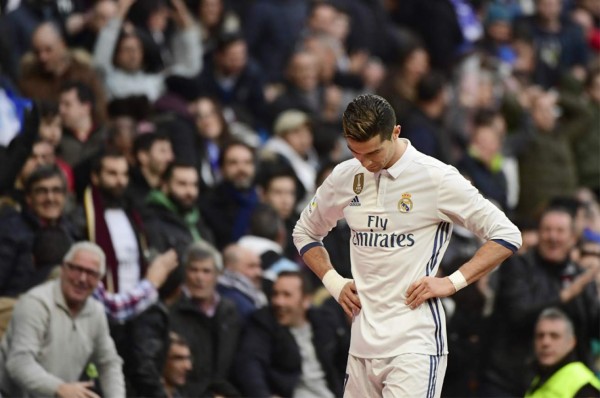Cristiano Ronaldo y su frustración en el partido ante Málaga.